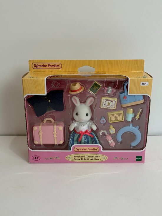 calico critters Other - Calico Critters Snow Rabbit Mother Weekend Travel Set Sylvanian Families